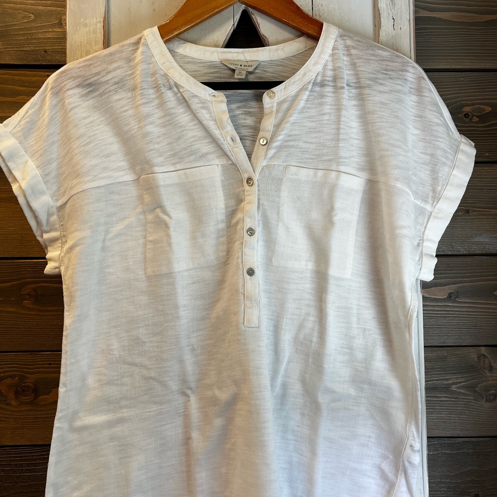 Lucky Brand 1/4 button pocket tshirt M